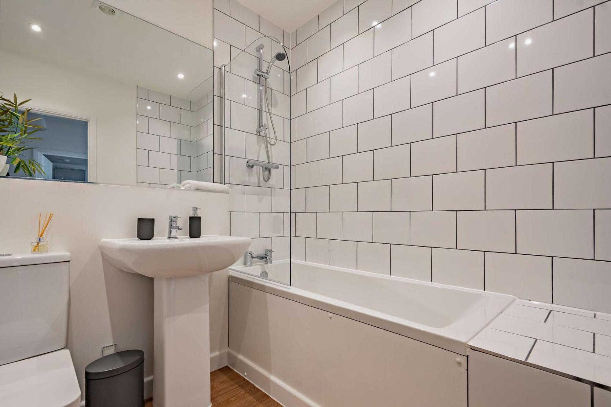 Modern, City Living Apartments- Private Parking Oxford Phòng bức ảnh