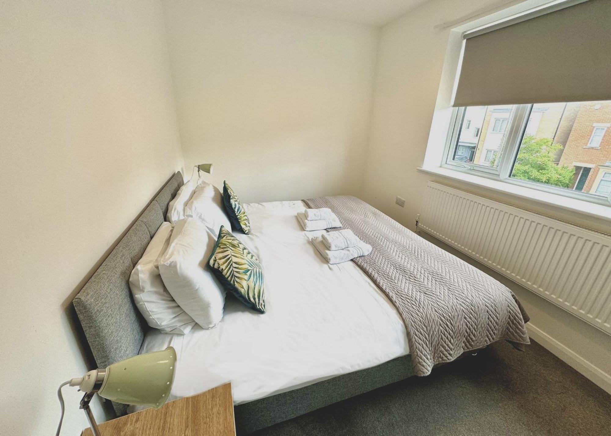 Modern, City Living Apartments- Private Parking Oxford Phòng bức ảnh
