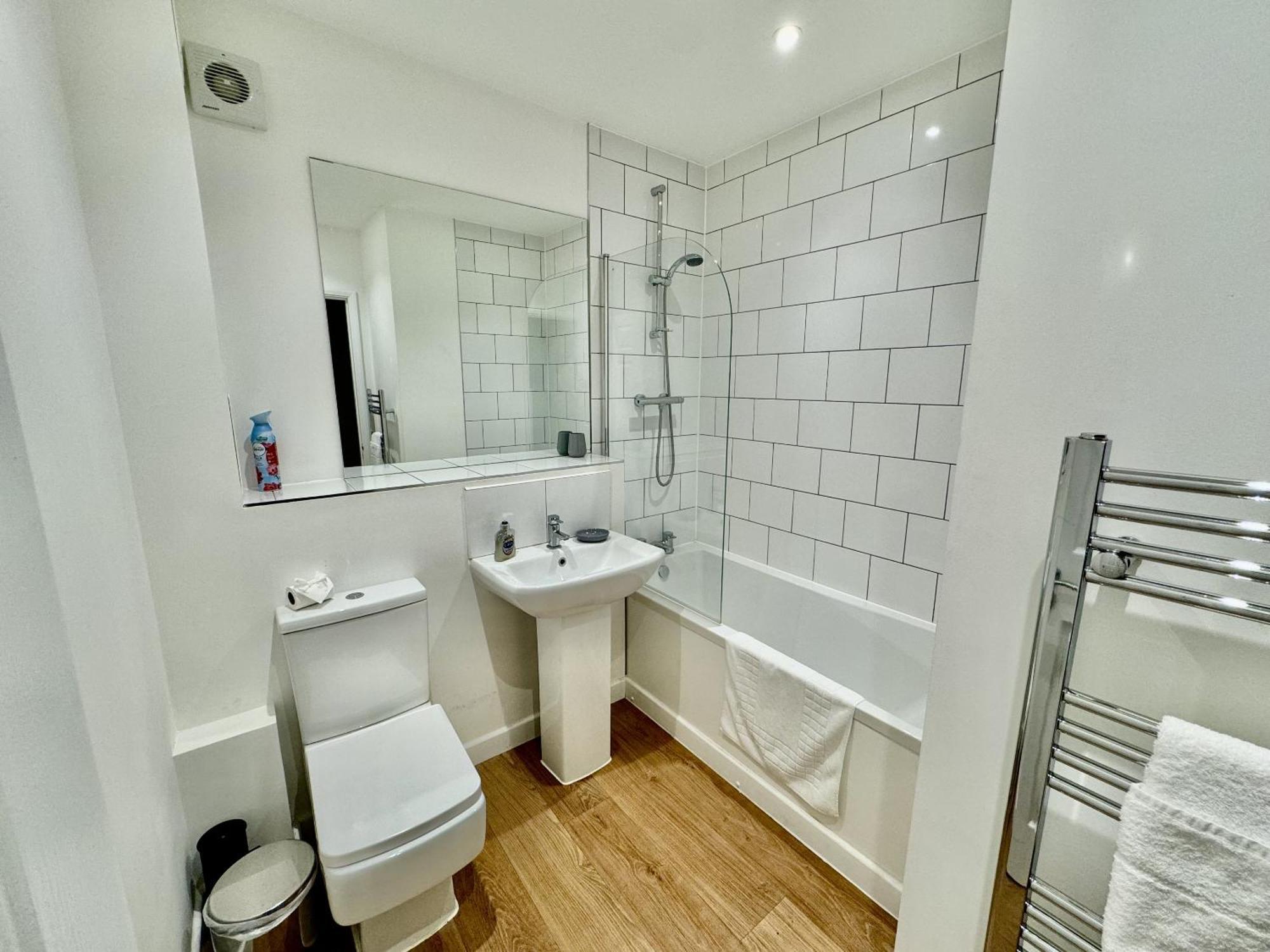 Modern, City Living Apartments- Private Parking Oxford Phòng bức ảnh