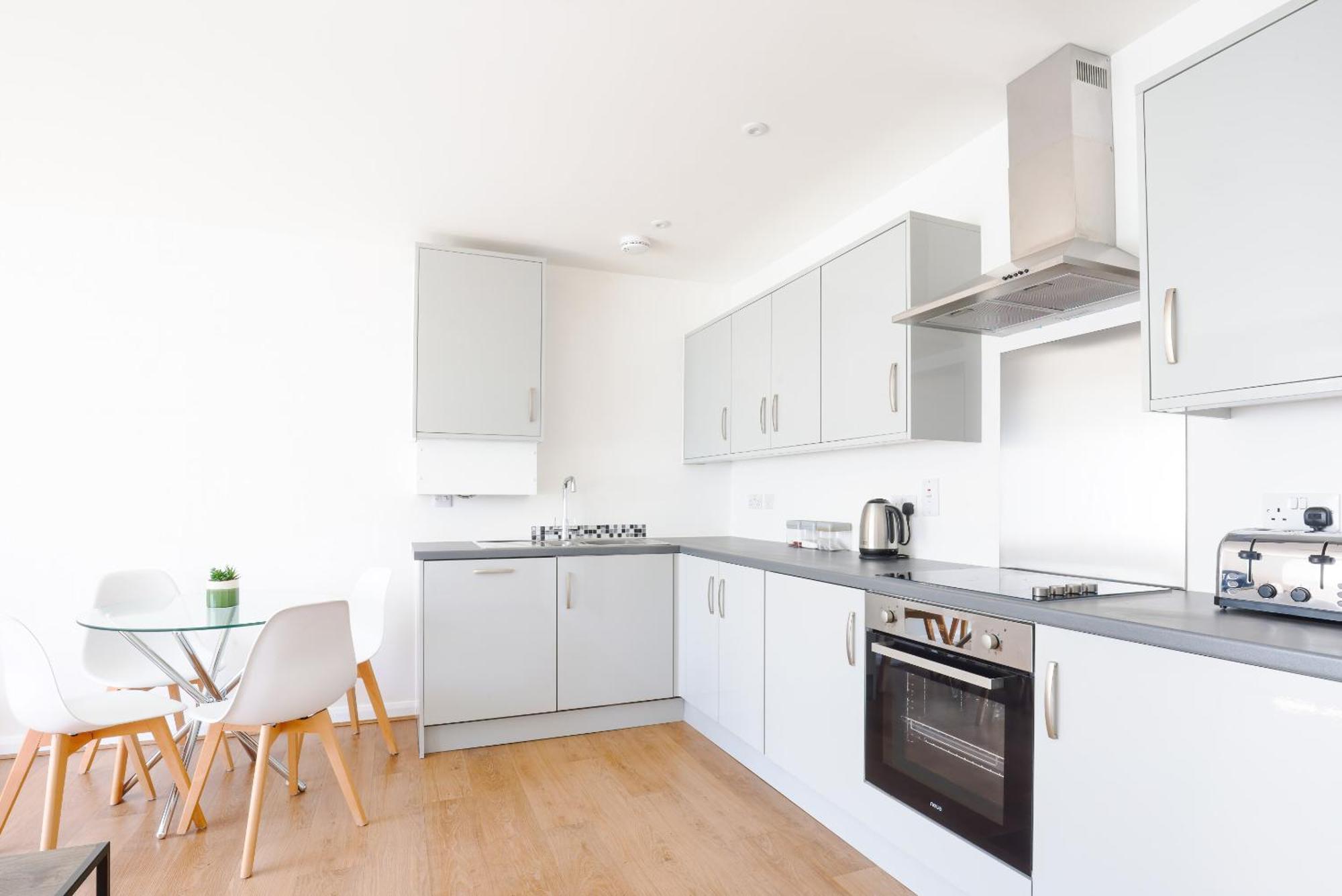 Modern, City Living Apartments- Private Parking Oxford Phòng bức ảnh